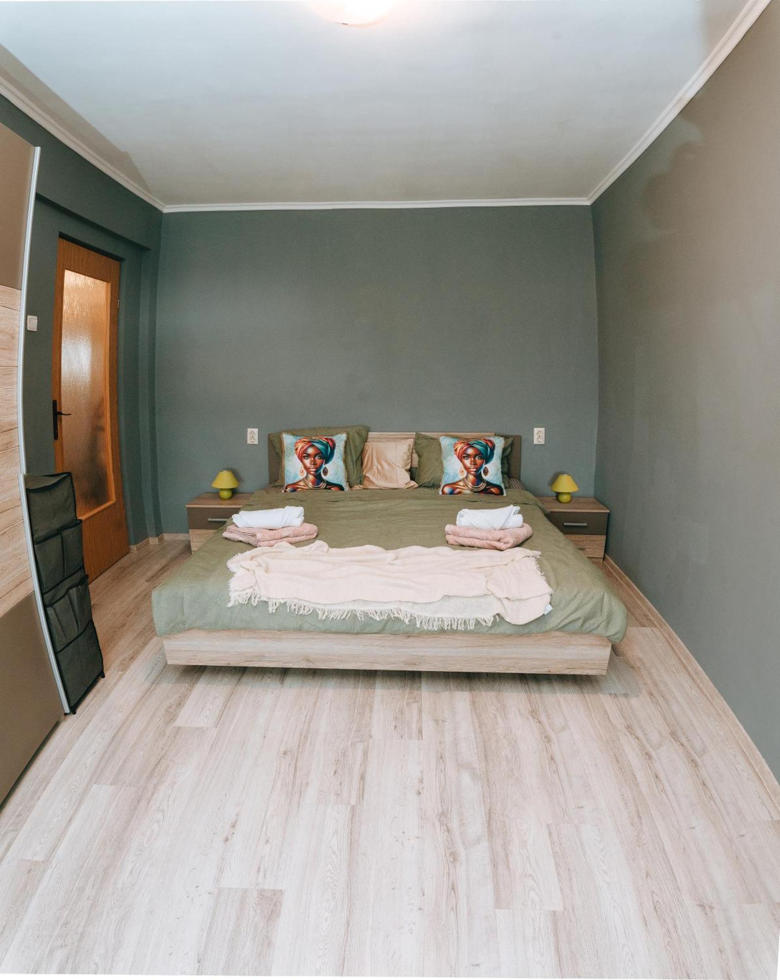 Relax Apartment Орадя Экстерьер фото